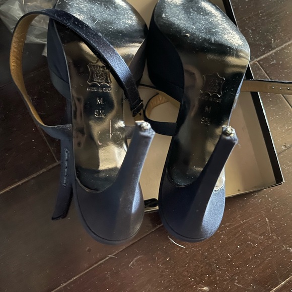 YVES SAINT LAURENT NAVY HEELS💝HP - Picture 10 of 10